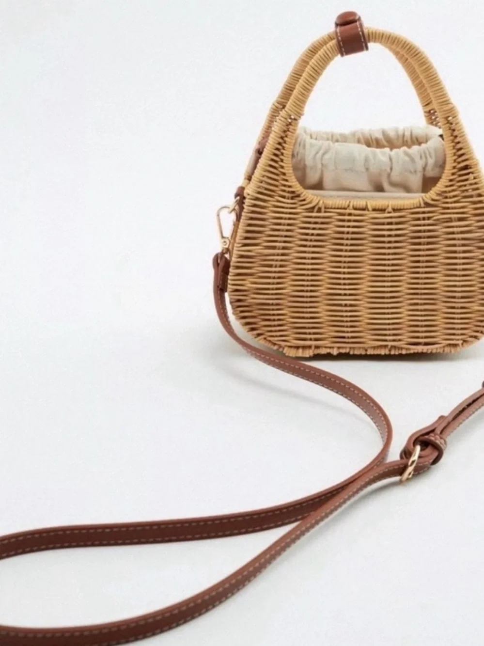ZARA Woven Rattan Top-Handle Bag with Cream Drawstring Liner (158)